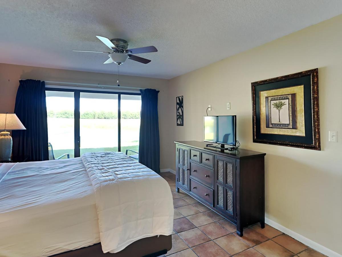Edgewater 1402 Apartment