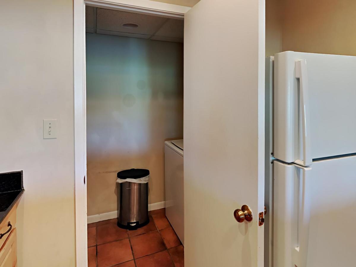 Apartment Edgewater 1402 *