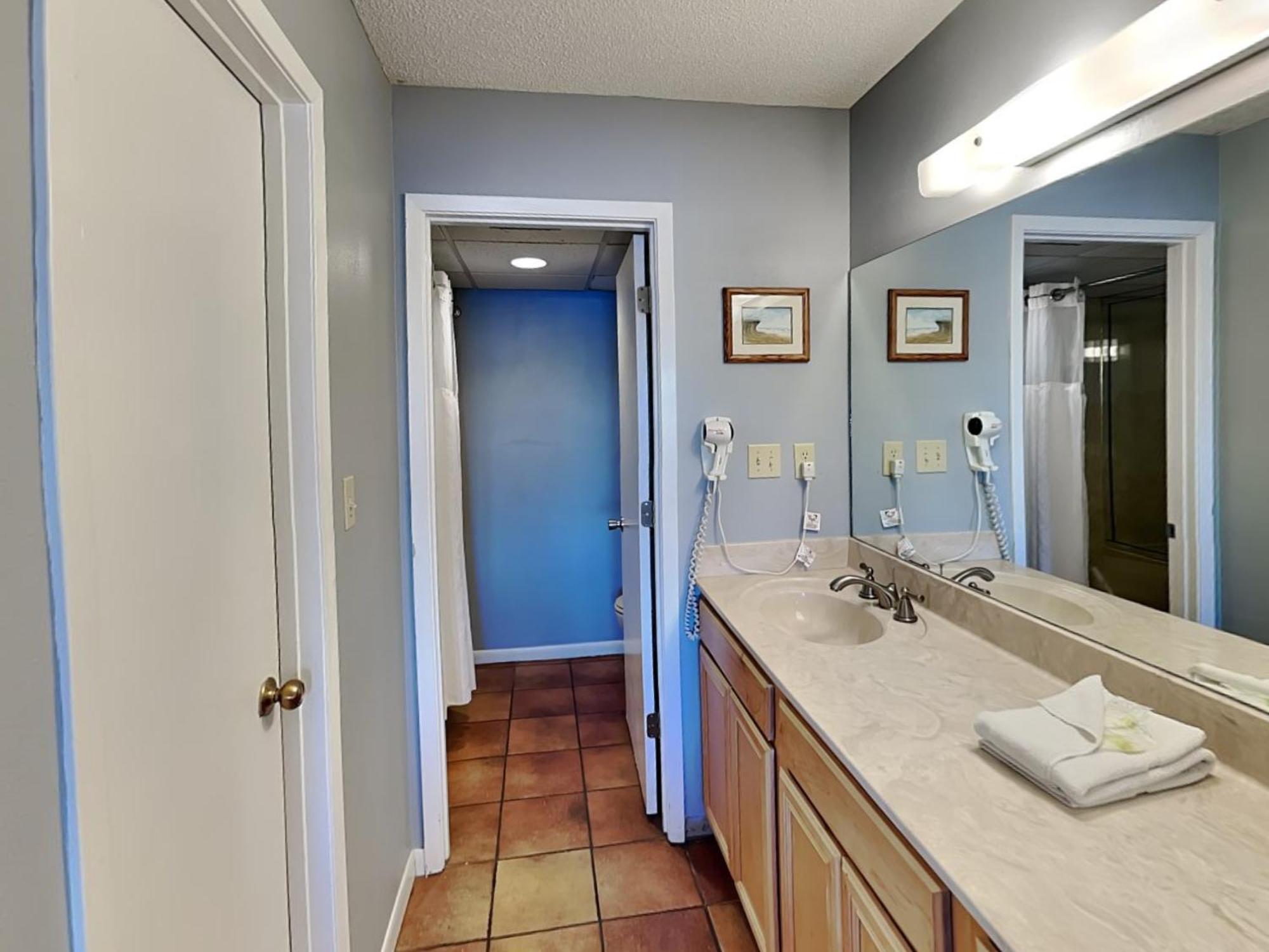 Edgewater 1402 *