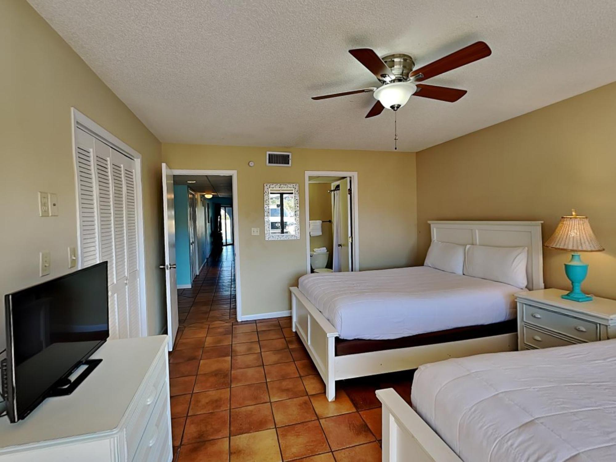 Apartment Edgewater 1402 *